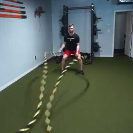 Battle ropes alternating online waves